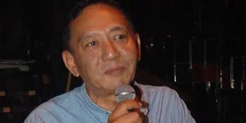 Buku Poppy Dharsono Muat Foto Pak Moer Setengah Telanjang