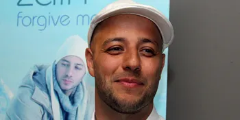 500 Orang Antre Tanda Tangan Maher Zain