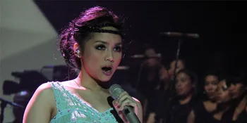 Gita Gutawa Punya Gudang Lirik Lagu Chrisye