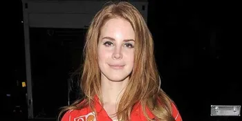 Wow! Lana Del Rey 'Kencani' Axl Rose