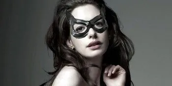 Meeow! Catwoman Mana Yang Paling 'Mencakar Hatimu'?