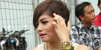 Tika T2 Makin Pede Dengan Potongan Rambut Baru