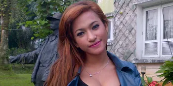 Amel Alvi Sukses Tidur di Kuburan