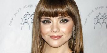 Christina Ricci Bergabung Dalam 'THE SMURFS 2'