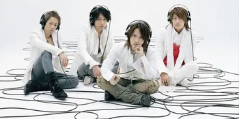 Siap-Siap Kena Lempar Pisang di Konser L Arc en Ciel