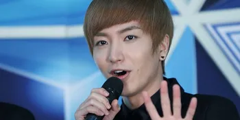 Leeteuk Super Junior Janjikan Super Show 5 di Indonesia