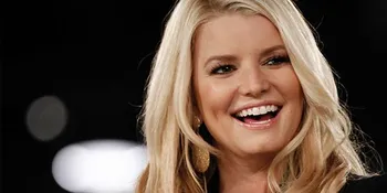 Jessica Simpson Melahirkan Dalam Ruangan Rp35 Juta