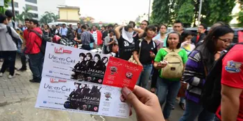 Demi Tiket, Fans L Arc en Ciel Antri Mengular