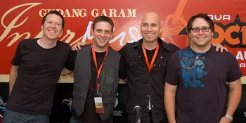 Vertical Horizon Memukau Penggemarnya di Bali