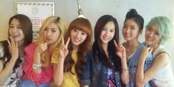 Rookie Girlband Hello Venus Rilis MV 'Venus'
