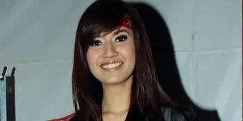 Asti Ananta Senang Belajar Budaya