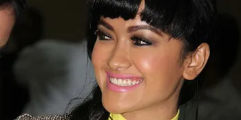 Julia Perez Urus Konflik Kontrak Gaston - PSMS Medan