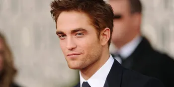 Happy 26th Birthday, Robert Pattinson The Sexy Vampire!