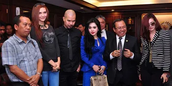 Sumringahnya Wakil Ketua DPR Bertemu Artis