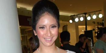 Novita Angie, Anti ‘Dunia Malam’