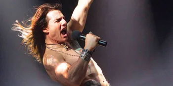 Nyanyikan Lagu Def Leppard, Tom Cruise Diejek Fans