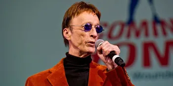 Robin Gibb Dari The Bee Gees Meninggal Dunia