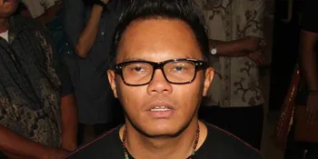 Fans Kerispatih Kawal Pemakaman Mertua Badai