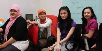 Belajar Jurnalistik, Donita Datangi Kantor KapanLagi.com®