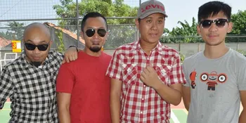 Mike’s Apartemen Terharu Acara Charty Recycle Jeans