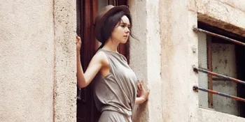 Cantik dan Misterius, Han Ga In Jalani Pemotretan di Kroasia