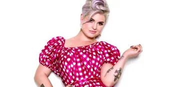 Kelly Osbourne Sumbangkan Baju Untuk Tunawisma