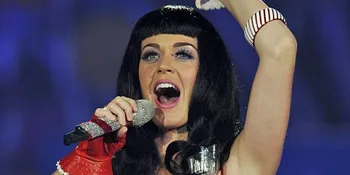 Akhirnya Katy Perry Rela Sebar Foto Polos