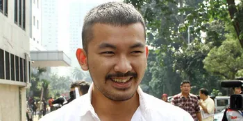 Rio Dewanto Berikan Kesaksian dan Bukti Penipuan