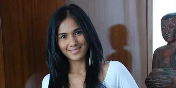 Baru Menjanda, Nova Eliza Diselingkuhi Dua Bule?