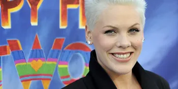 Terserang Flu Perut, Pink Masuk Rumah Sakit