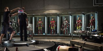 'IRON MAN 3' Tampilkan Banyak Pilihan Zirah Besi