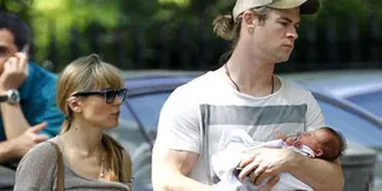 Chris Hemsworth Nikmati Peran Sebagai Ayah