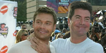 Dan Ryan Seacrest Pun Melempar Simon Cowell Dengan Air
