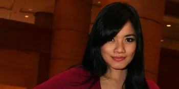 Nova Eliza Ultah, Titi Kamal Beri Hadiah Parfum