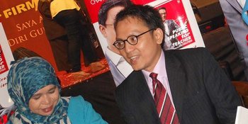 Charles Bonar Ingin Guru Seperti Artis
