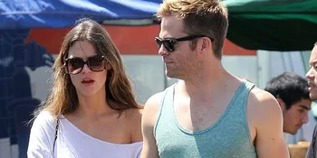 Chris Pine Ajak Pacar Belanja di Pasar Loak