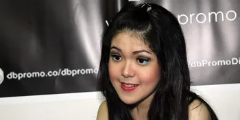 Tina Toon: Aku Sangat Ketergantungan Jejaring Sosial