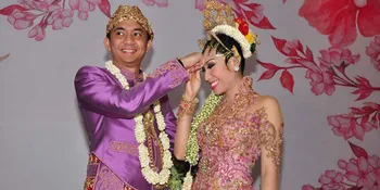 Khidmatnya Proses Ijab Kabul Ayu Dewi - Regi Datau