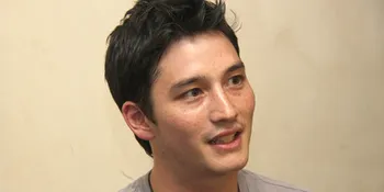 Mike Lewis Ternyata Kenal Pria Yang Ditabraknya