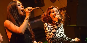 Duet Monday Michiru - Dewi Sandra Hangatkan Penonton