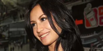 Shinta Bachir Ingin Cium Wayne Rooney