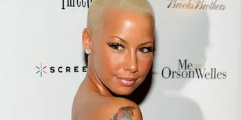 Amber Rose Pamer Dada di Lokasi Syuting 'SCHOOL DANCE'