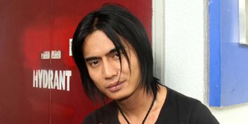 Charly Berusaha Lepaskan Imej ST12