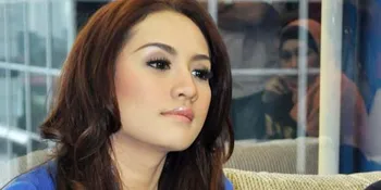 Ibu Sakit, Shinta Bachir Lakukan Ritual Buang Sial