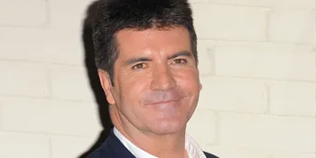 Tak Ada Mobil, Simon Cowell Pilih Naik Skuter