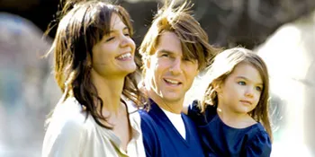 Katie Holmes Gunakan Suri Untuk Meraup Uang Tom Cruise?