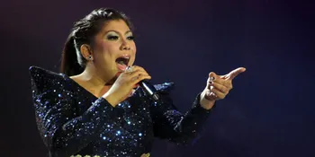 Regina Ivanova Belajar Nyanyi Dari Karaoke