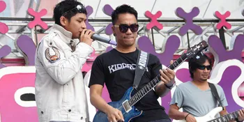 Pesta Balon Hingga Lagu Jamrud di Ultah Ungu