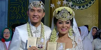 Sempat Grogi, Omesh - Dian Ayu Resmi Jadi Suami-Istri