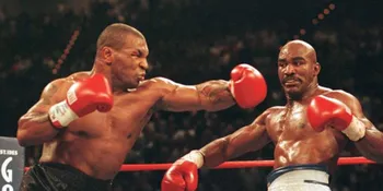 Mike Tyson: Kuping Evander Holyfield Rasanya Tak Enak!